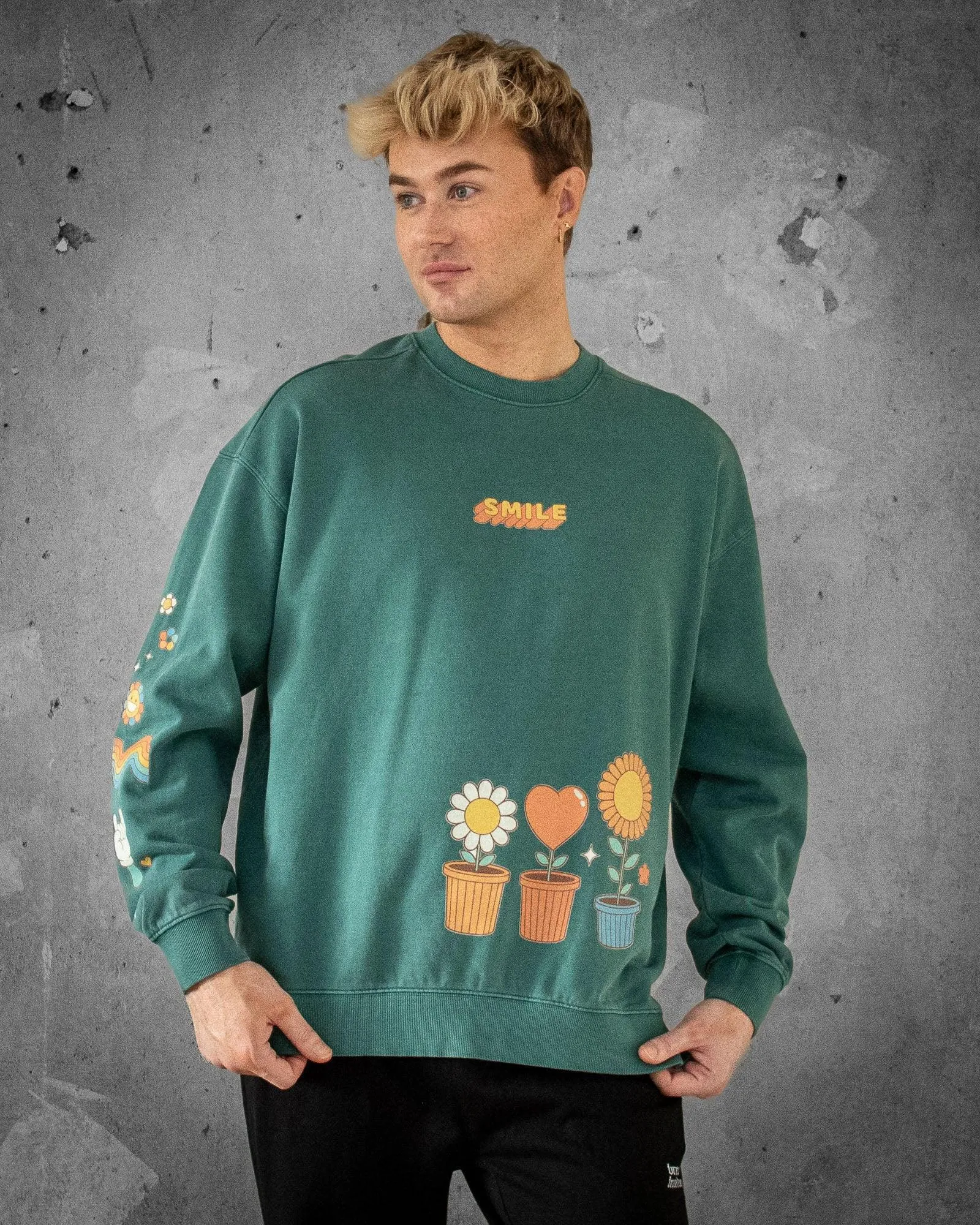 Stay Groovy Smile | Green Retro Men's Sweatshirt